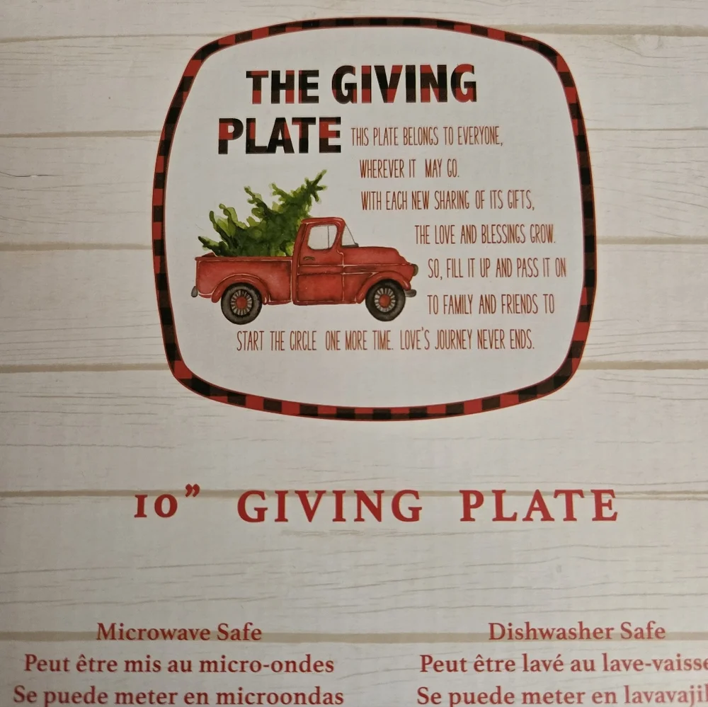 Total Of 7 Holiday Home Red and Green Giving Plates. - Picture 6 of 7